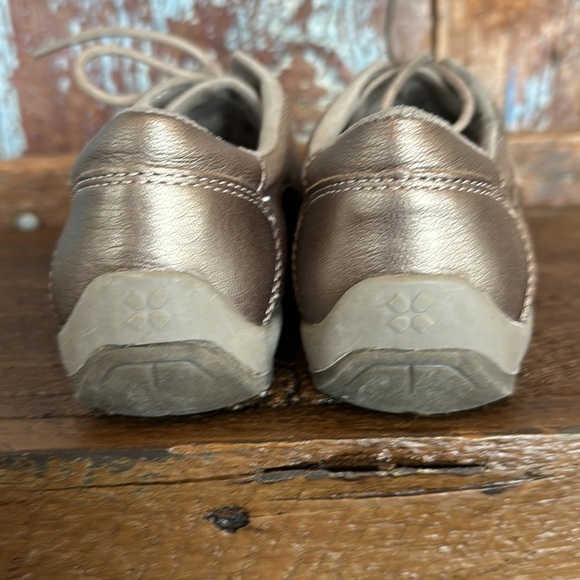 Naturalizer Bronze Defoe Sneaker Size 6.5 - Picture 6 of 8